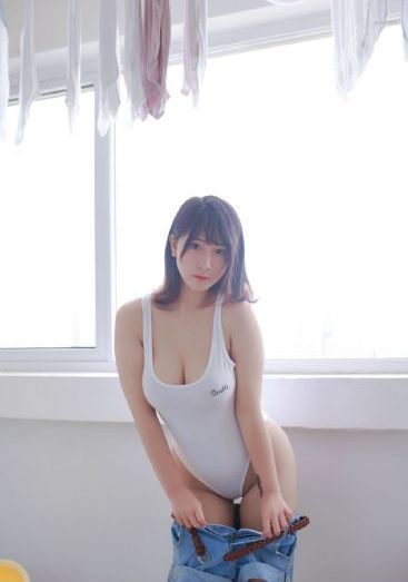 丰满年轻岳乱妇免费观看