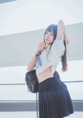 翁莹情乱办公室激情