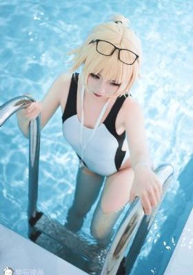 八头身美女