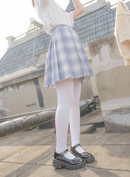 美女翘臀少妇啪啪呻吟流水图片