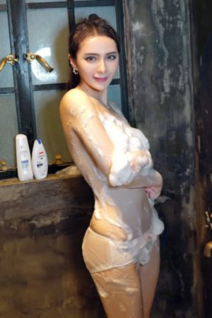最新人妖shemaletube人妖穿孔