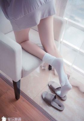 不戴乳罩的丰满已婚妇女2