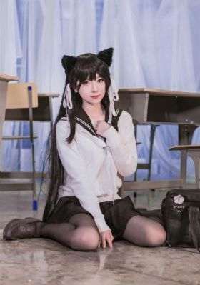 女高中生的腰姿
